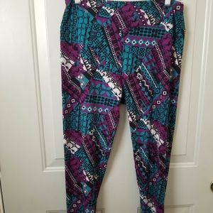 LuLaroe Tall & Curvy Leggings
